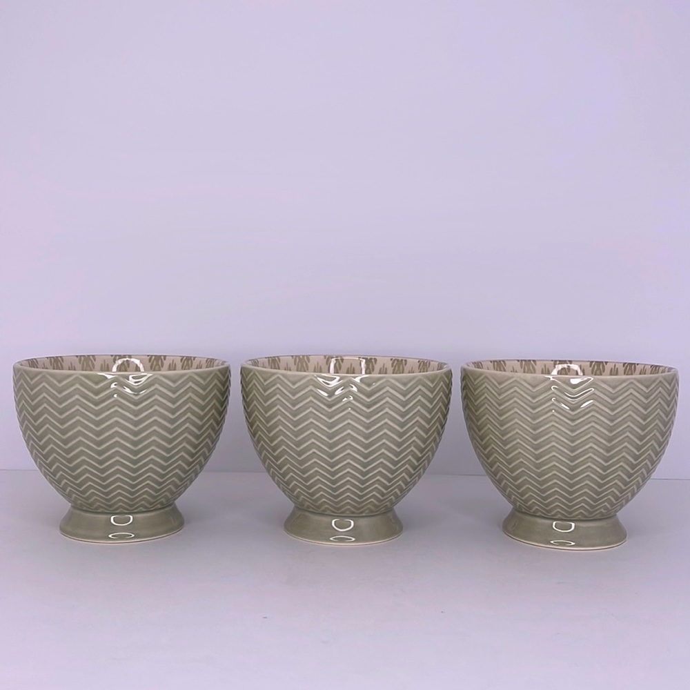 Signature Housewares Footed Mug with Wavy Print Design for Coffee, Tea 3 Pc Set